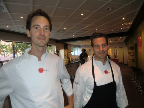 Anders Levander och Jonas J&auml;derberg h&auml;lsade g&auml;sterna v&auml;lkommen